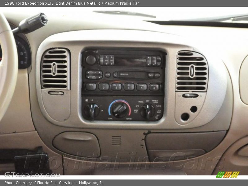 Light Denim Blue Metallic / Medium Prairie Tan 1998 Ford Expedition XLT