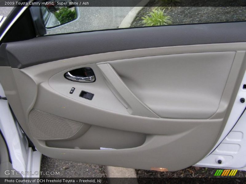 Super White / Ash 2009 Toyota Camry Hybrid