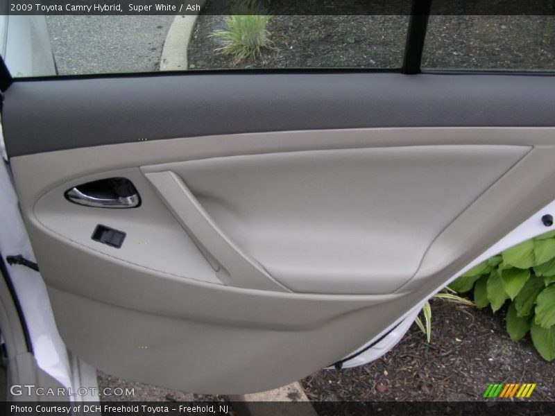 Super White / Ash 2009 Toyota Camry Hybrid