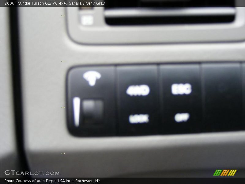 Sahara Silver / Gray 2006 Hyundai Tucson GLS V6 4x4