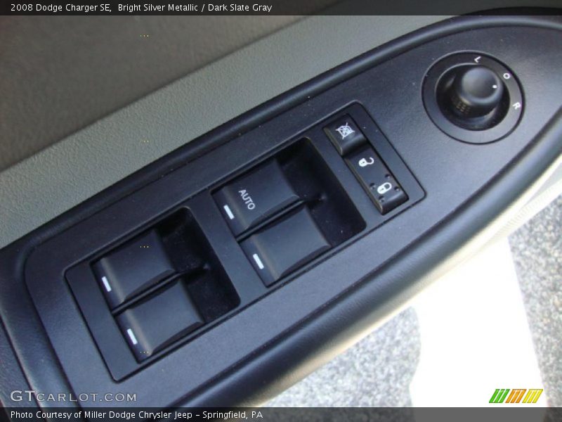 Bright Silver Metallic / Dark Slate Gray 2008 Dodge Charger SE
