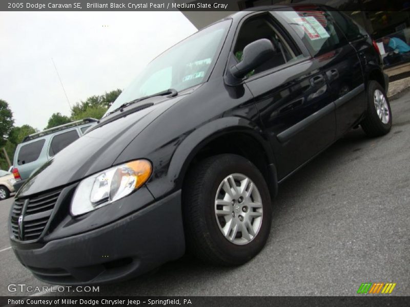 Brilliant Black Crystal Pearl / Medium Slate Gray 2005 Dodge Caravan SE