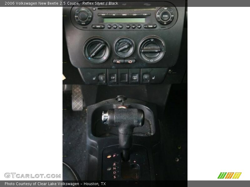 Reflex Silver / Black 2006 Volkswagen New Beetle 2.5 Coupe