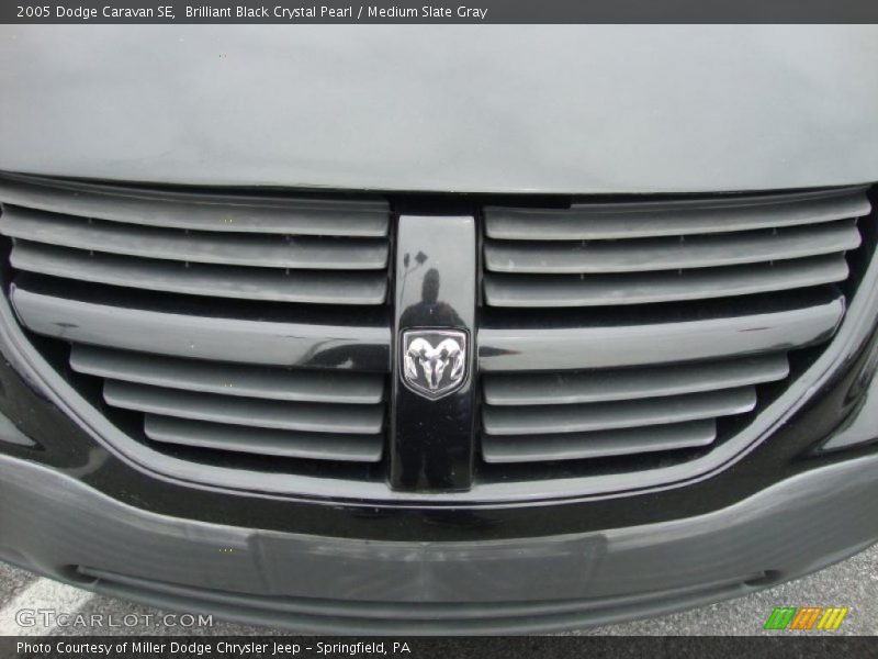 Brilliant Black Crystal Pearl / Medium Slate Gray 2005 Dodge Caravan SE