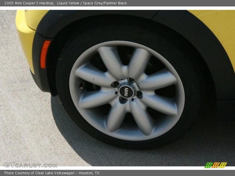 Liquid Yellow / Space Grey/Panther Black 2005 Mini Cooper S Hardtop