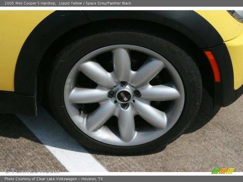 Liquid Yellow / Space Grey/Panther Black 2005 Mini Cooper S Hardtop