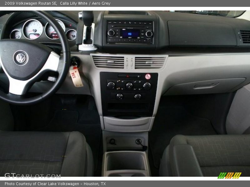 Calla Lilly White / Aero Grey 2009 Volkswagen Routan SE