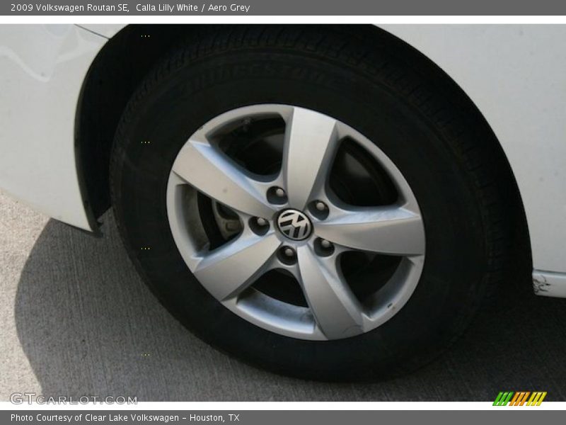 Calla Lilly White / Aero Grey 2009 Volkswagen Routan SE