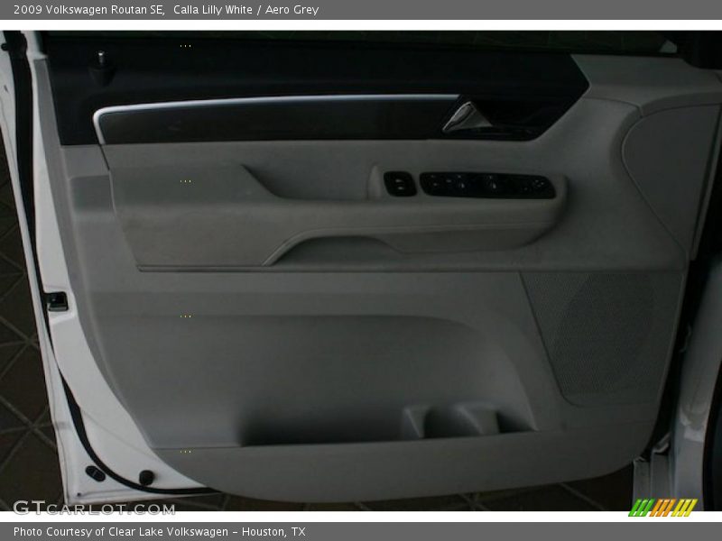 Calla Lilly White / Aero Grey 2009 Volkswagen Routan SE