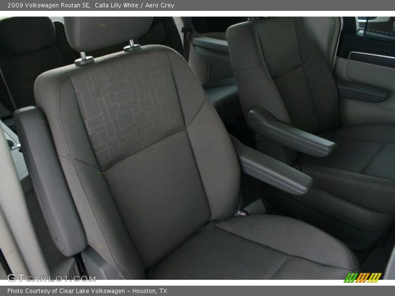 Calla Lilly White / Aero Grey 2009 Volkswagen Routan SE