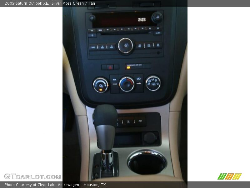 Silver Moss Green / Tan 2009 Saturn Outlook XE