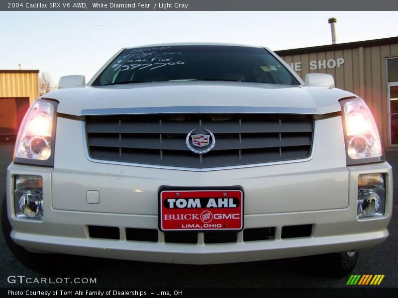 White Diamond Pearl / Light Gray 2004 Cadillac SRX V6 AWD