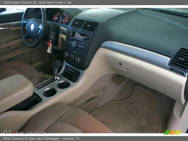 Silver Moss Green / Tan 2009 Saturn Outlook XE