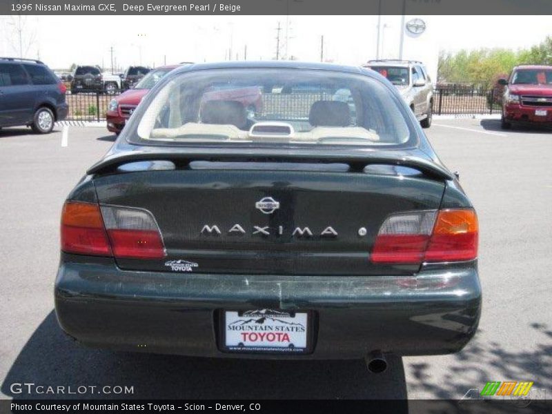 Deep Evergreen Pearl / Beige 1996 Nissan Maxima GXE