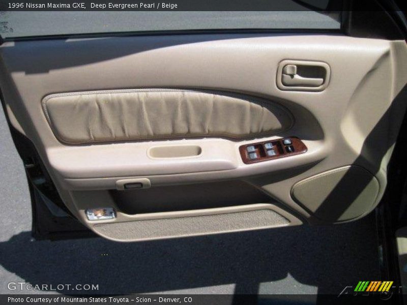 Deep Evergreen Pearl / Beige 1996 Nissan Maxima GXE