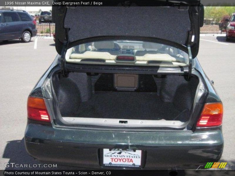 Deep Evergreen Pearl / Beige 1996 Nissan Maxima GXE