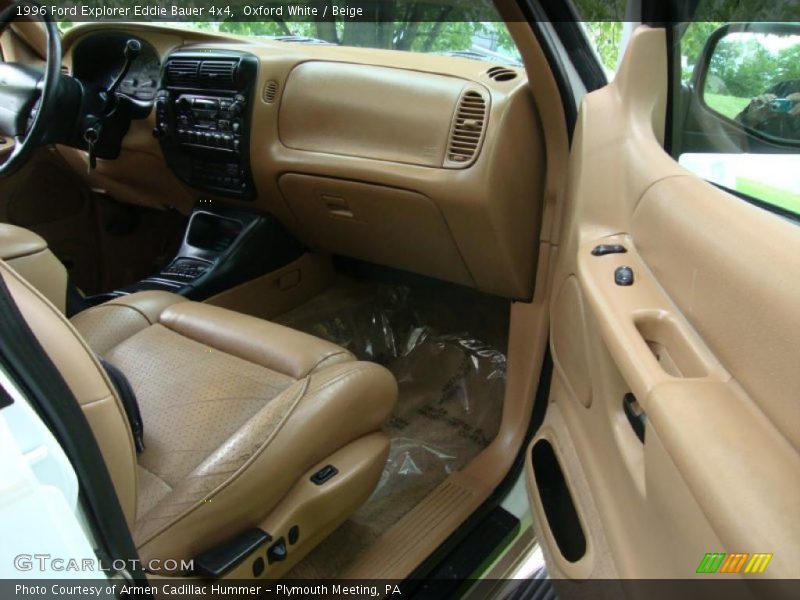 Oxford White / Beige 1996 Ford Explorer Eddie Bauer 4x4