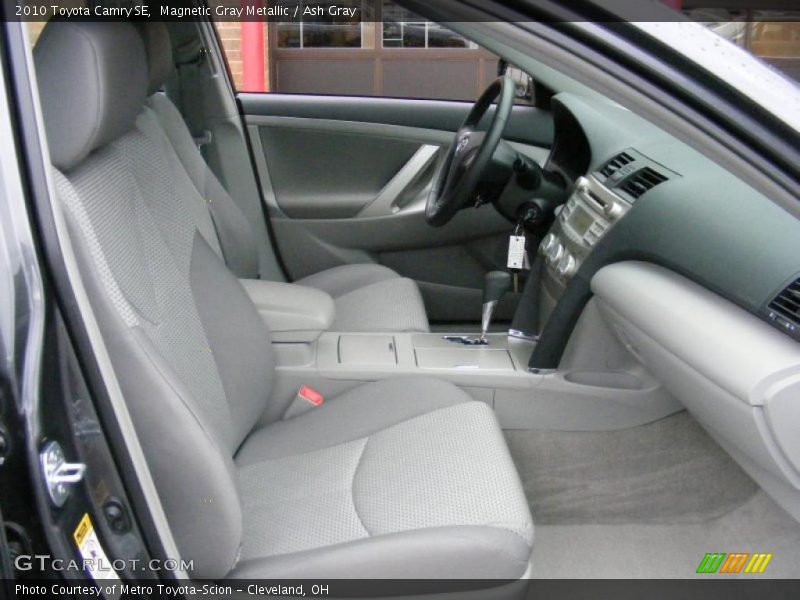 Magnetic Gray Metallic / Ash Gray 2010 Toyota Camry SE