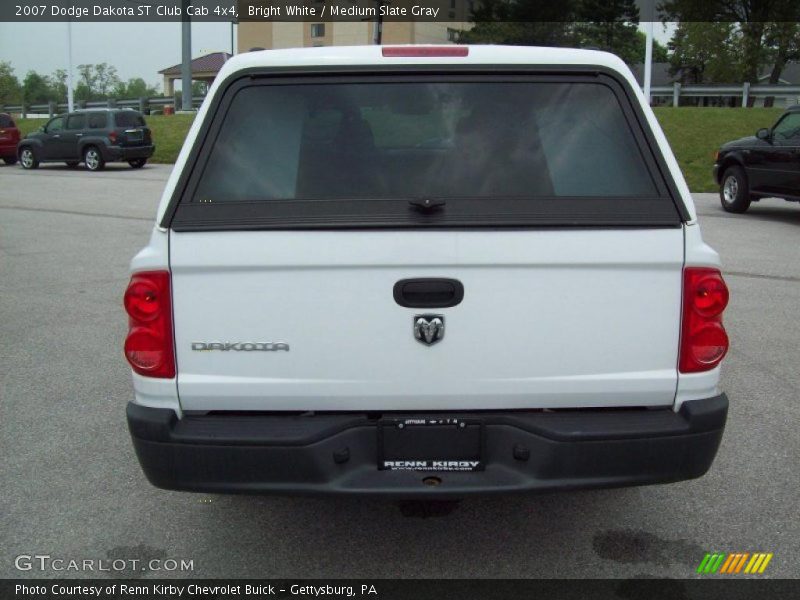Bright White / Medium Slate Gray 2007 Dodge Dakota ST Club Cab 4x4