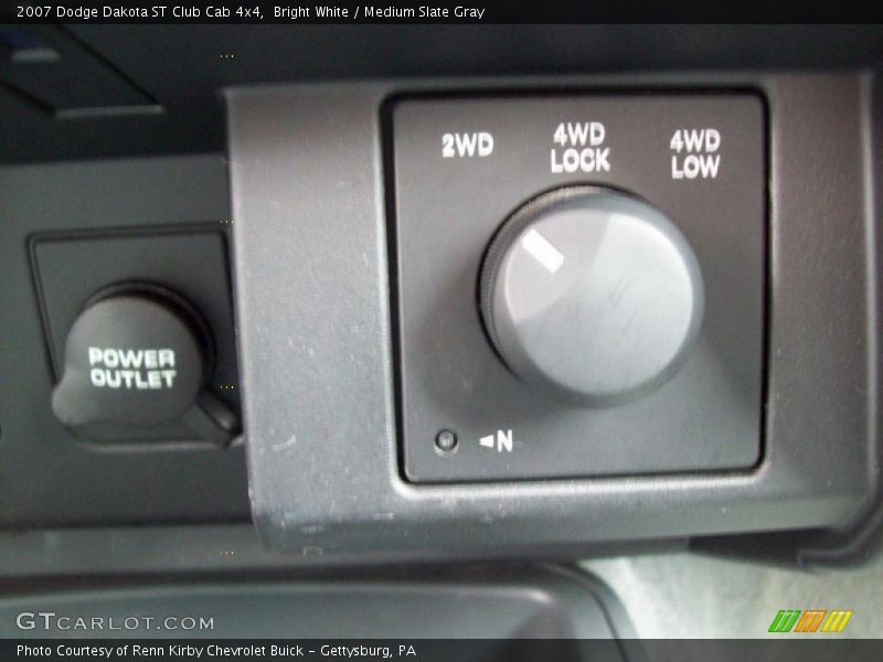Bright White / Medium Slate Gray 2007 Dodge Dakota ST Club Cab 4x4