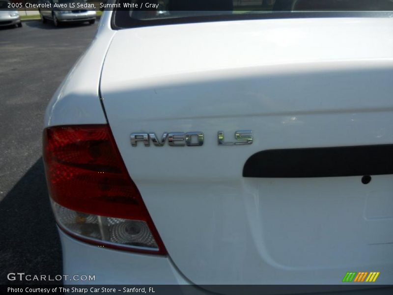 Summit White / Gray 2005 Chevrolet Aveo LS Sedan