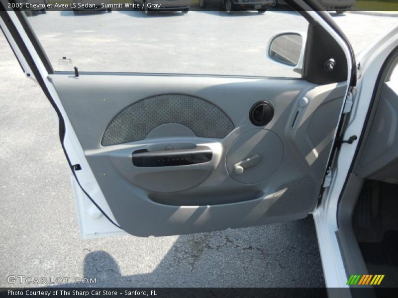 Summit White / Gray 2005 Chevrolet Aveo LS Sedan