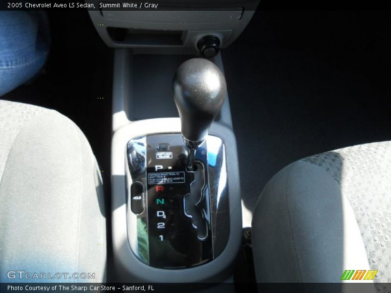 Summit White / Gray 2005 Chevrolet Aveo LS Sedan