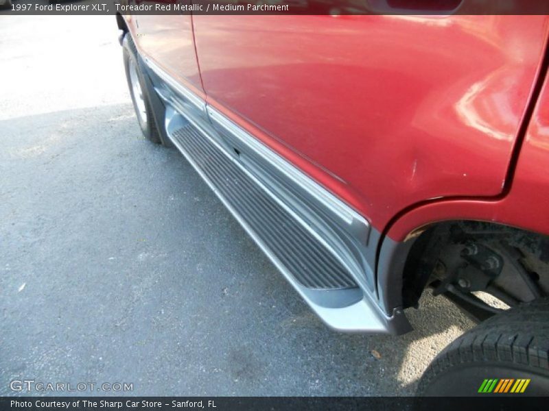 Toreador Red Metallic / Medium Parchment 1997 Ford Explorer XLT
