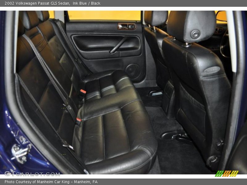 Ink Blue / Black 2002 Volkswagen Passat GLS Sedan
