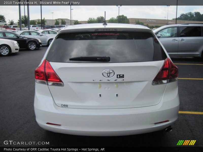 Blizzard White Pearl / Ivory 2010 Toyota Venza I4