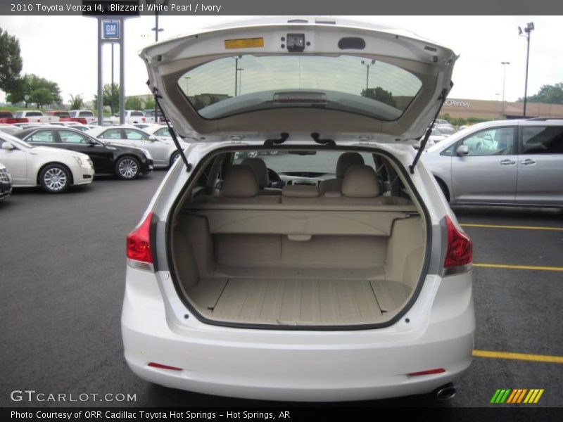 Blizzard White Pearl / Ivory 2010 Toyota Venza I4