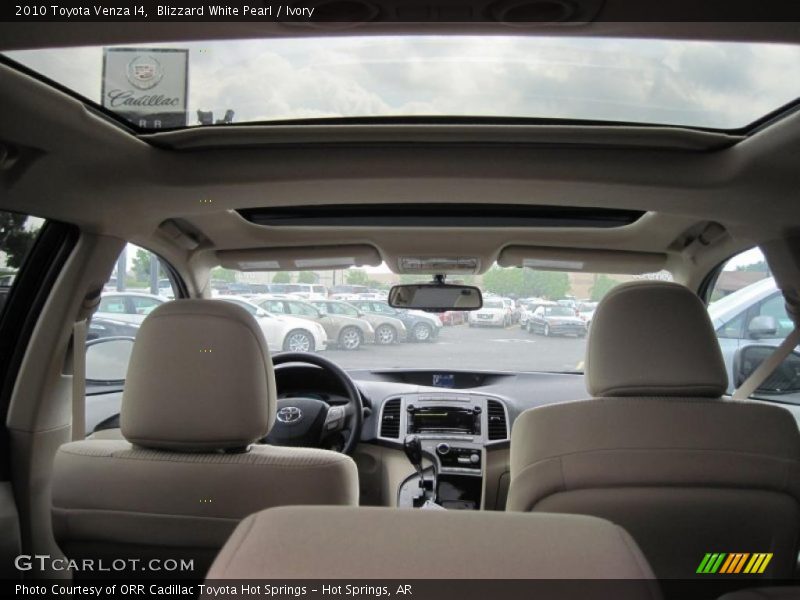 Blizzard White Pearl / Ivory 2010 Toyota Venza I4