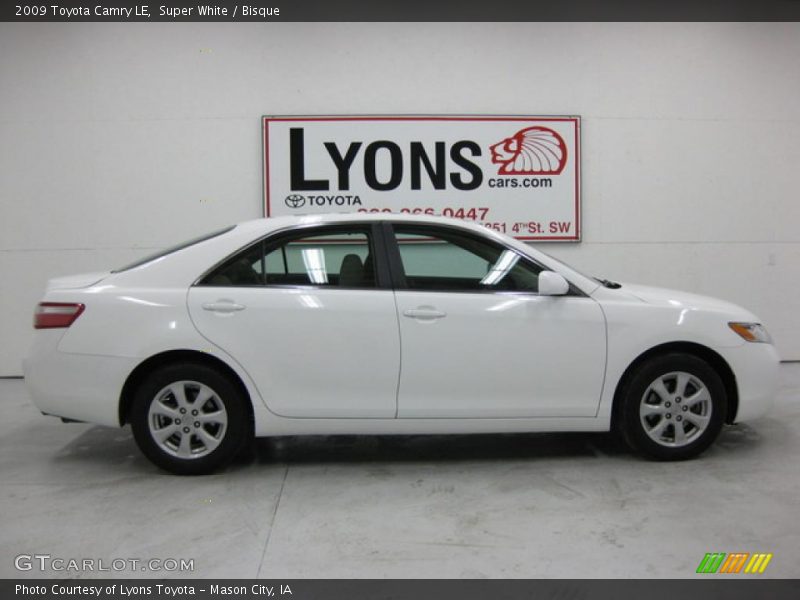 Super White / Bisque 2009 Toyota Camry LE