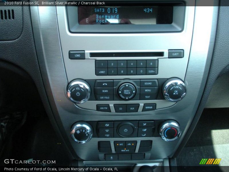 Brilliant Silver Metallic / Charcoal Black 2010 Ford Fusion SE