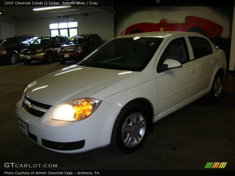 Summit White / Gray 2005 Chevrolet Cobalt LS Sedan