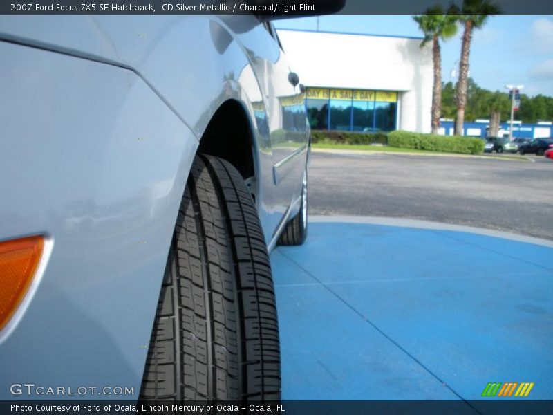 CD Silver Metallic / Charcoal/Light Flint 2007 Ford Focus ZX5 SE Hatchback