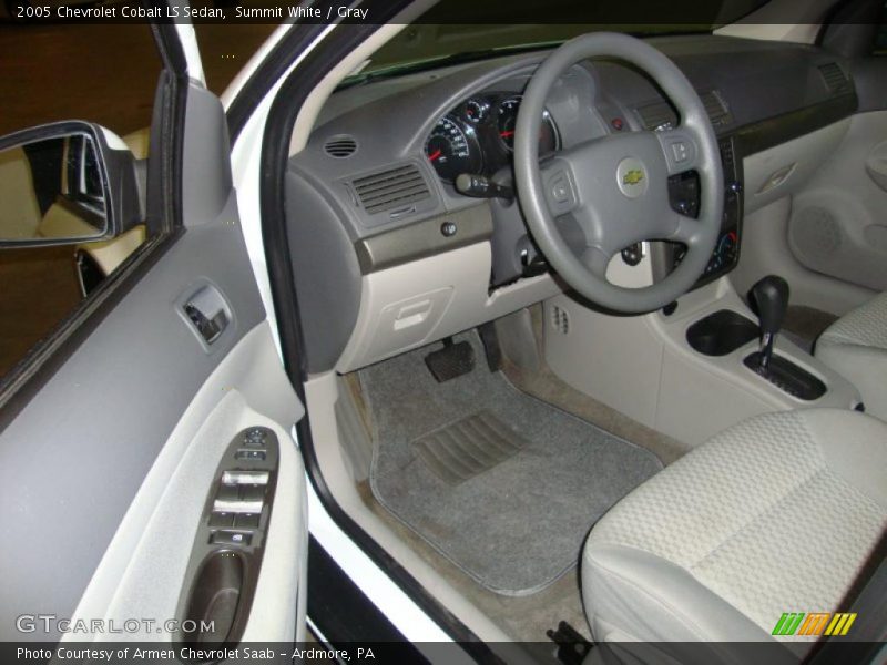 Summit White / Gray 2005 Chevrolet Cobalt LS Sedan