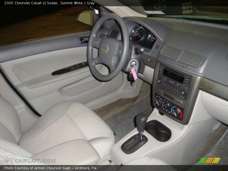 Summit White / Gray 2005 Chevrolet Cobalt LS Sedan