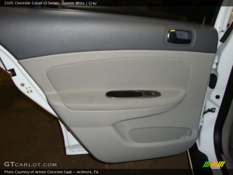 Summit White / Gray 2005 Chevrolet Cobalt LS Sedan