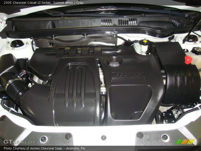 Summit White / Gray 2005 Chevrolet Cobalt LS Sedan