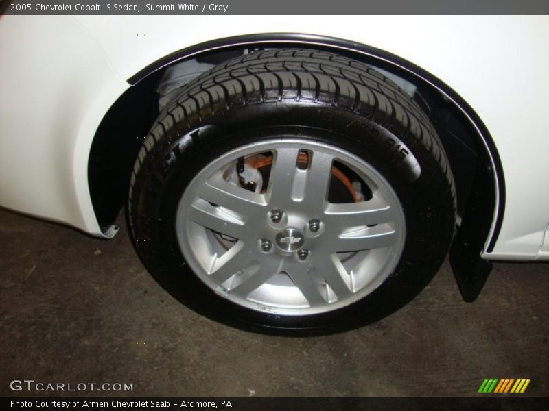 Summit White / Gray 2005 Chevrolet Cobalt LS Sedan