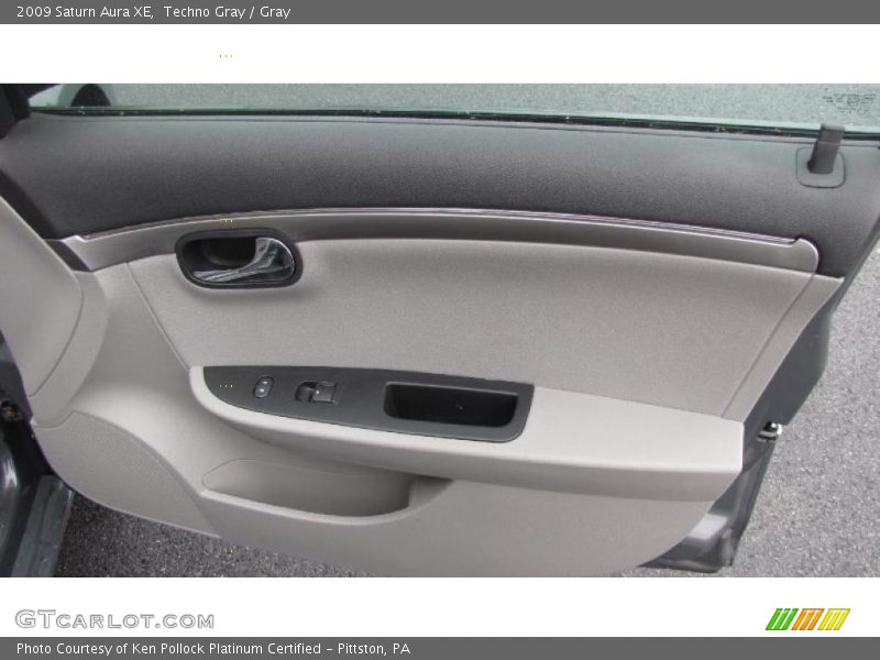 Techno Gray / Gray 2009 Saturn Aura XE
