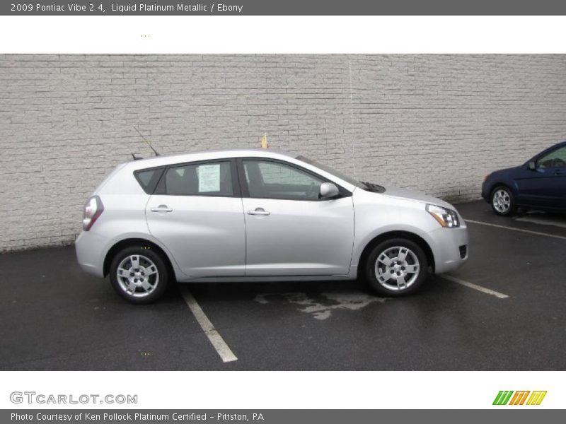 Liquid Platinum Metallic / Ebony 2009 Pontiac Vibe 2.4