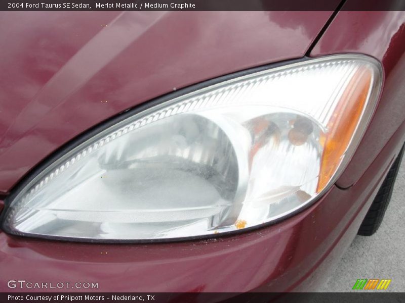 Merlot Metallic / Medium Graphite 2004 Ford Taurus SE Sedan