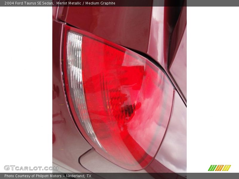 Merlot Metallic / Medium Graphite 2004 Ford Taurus SE Sedan