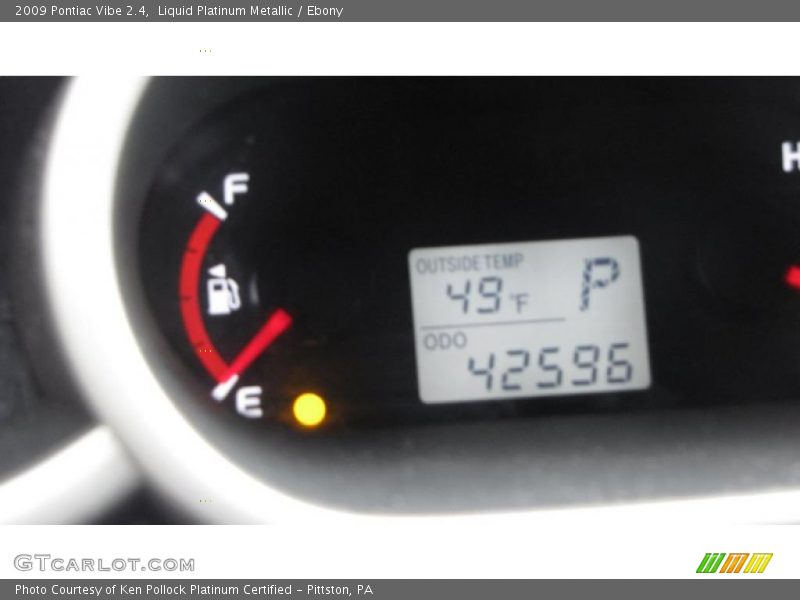 Liquid Platinum Metallic / Ebony 2009 Pontiac Vibe 2.4