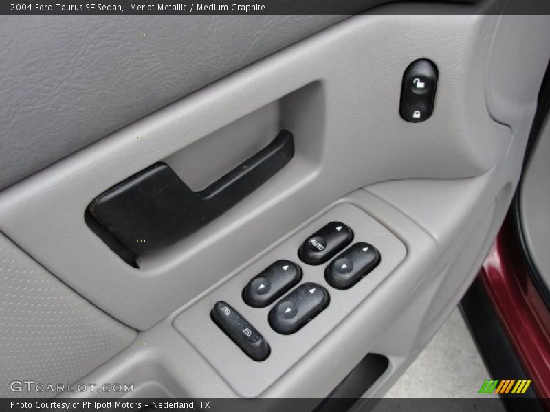Merlot Metallic / Medium Graphite 2004 Ford Taurus SE Sedan