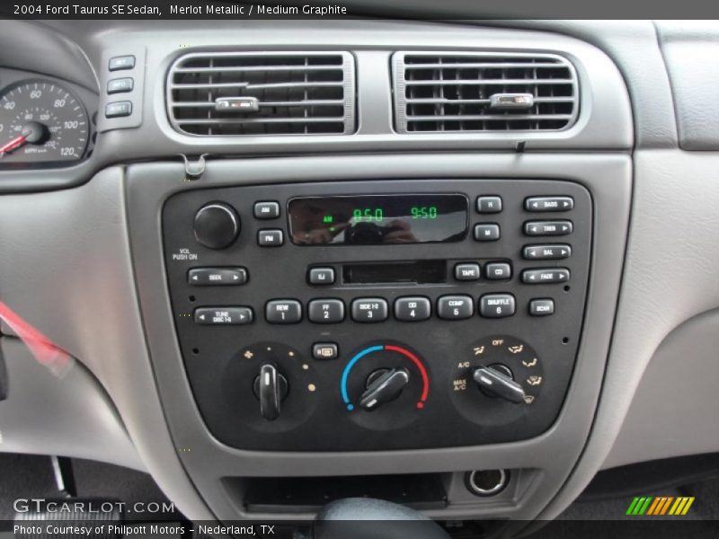 Merlot Metallic / Medium Graphite 2004 Ford Taurus SE Sedan