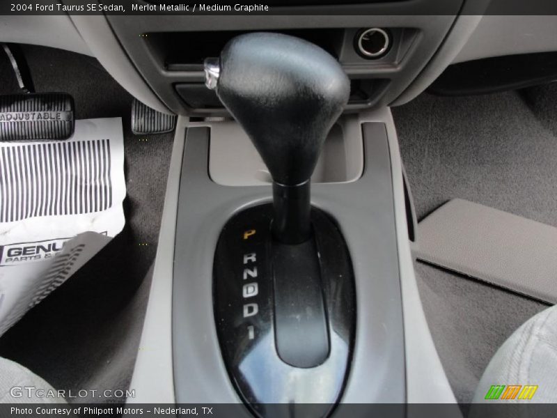 Merlot Metallic / Medium Graphite 2004 Ford Taurus SE Sedan