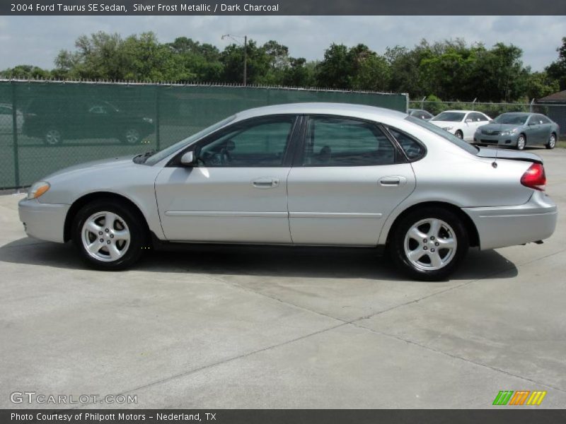 Silver Frost Metallic / Dark Charcoal 2004 Ford Taurus SE Sedan